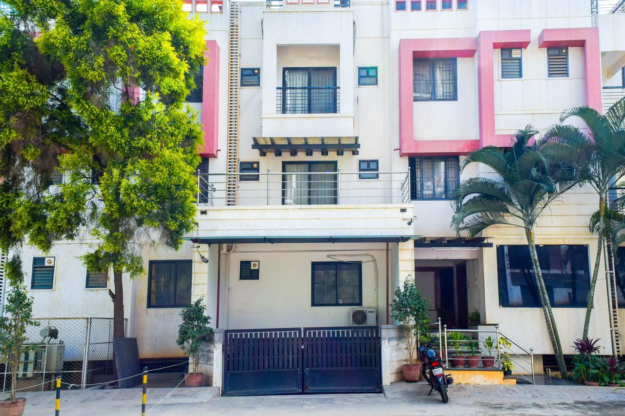 Hotel Oyo 5934 Lokaz Bengaluru Zewnętrze zdjęcie