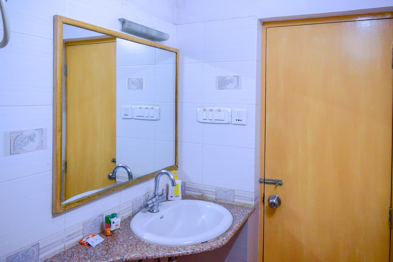 Hotel Oyo 5934 Lokaz Bengaluru Zewnętrze zdjęcie