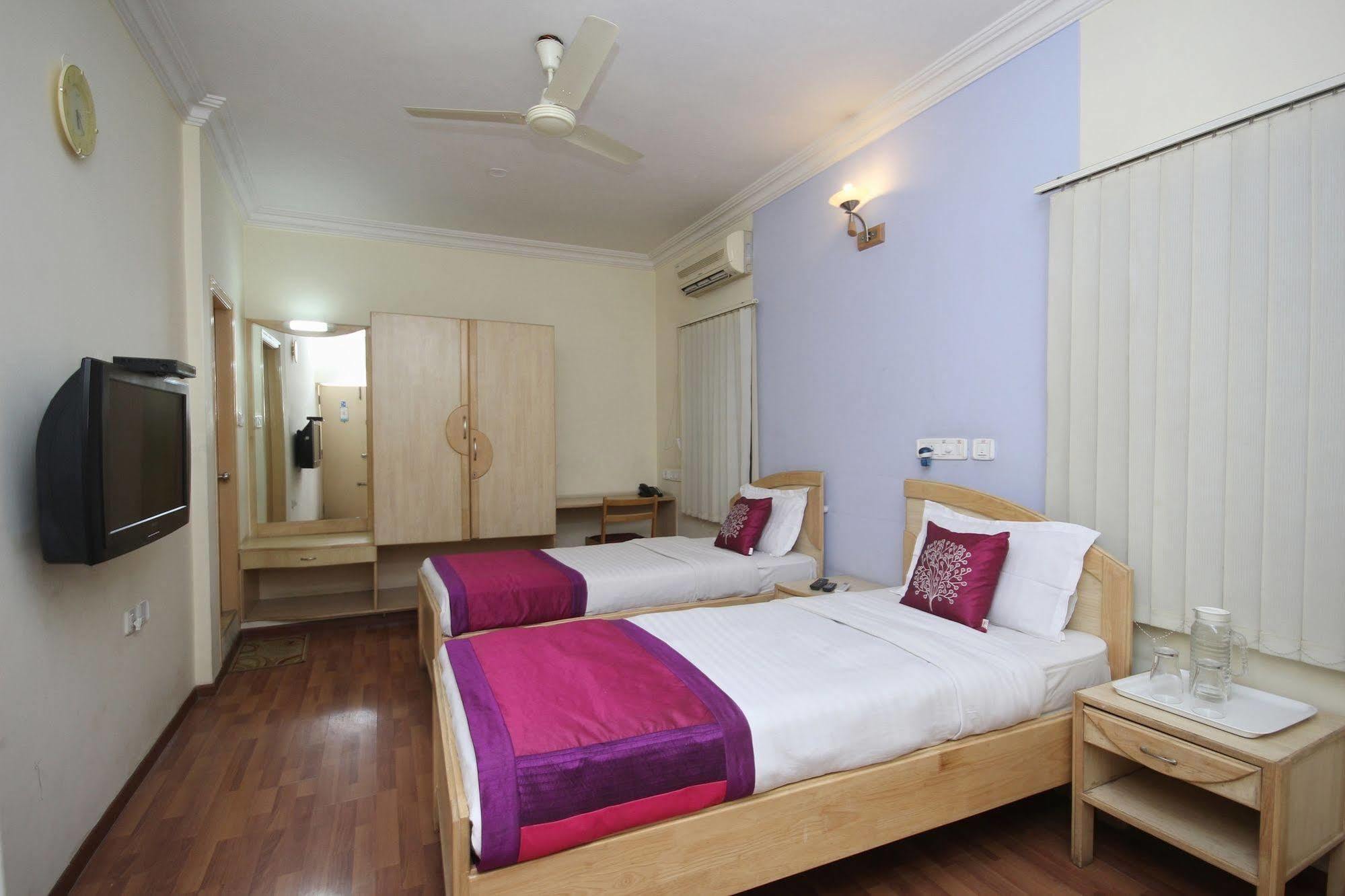 Hotel Oyo 5934 Lokaz Bengaluru Zewnętrze zdjęcie