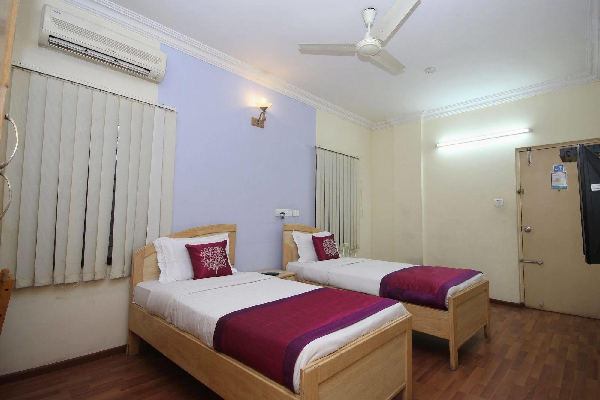 Hotel Oyo 5934 Lokaz Bengaluru Zewnętrze zdjęcie