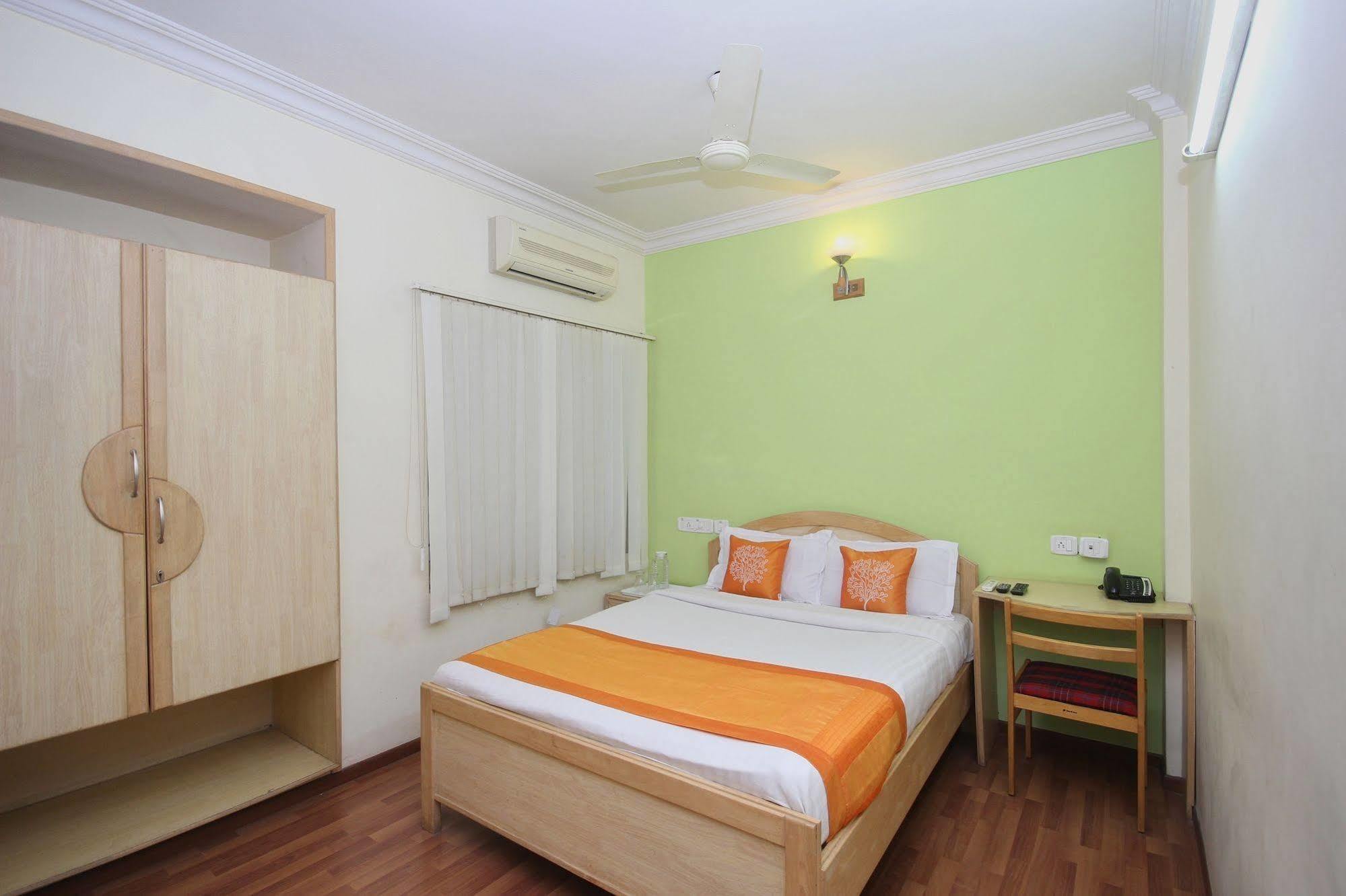 Hotel Oyo 5934 Lokaz Bengaluru Zewnętrze zdjęcie