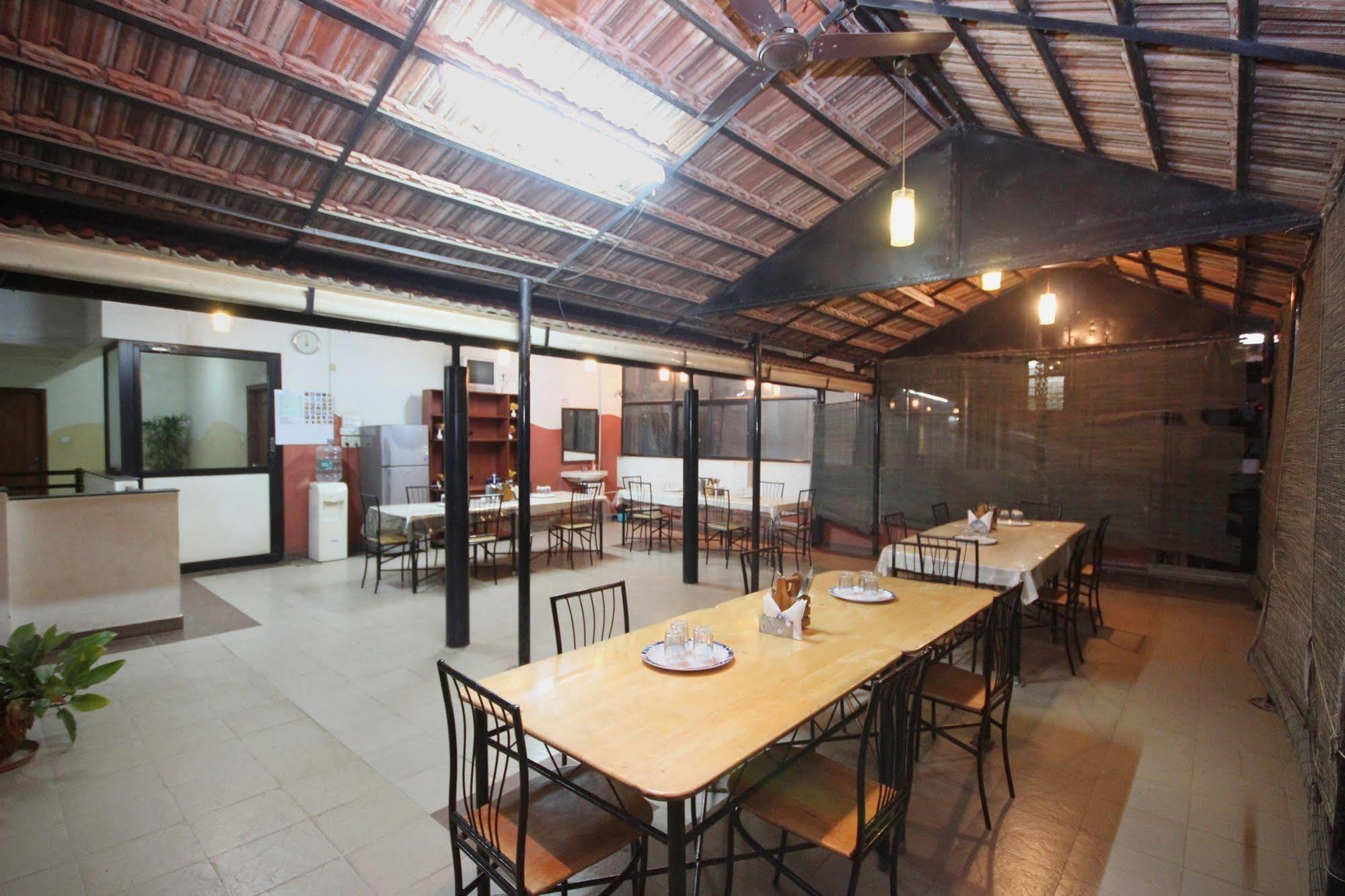 Hotel Oyo 5934 Lokaz Bengaluru Zewnętrze zdjęcie